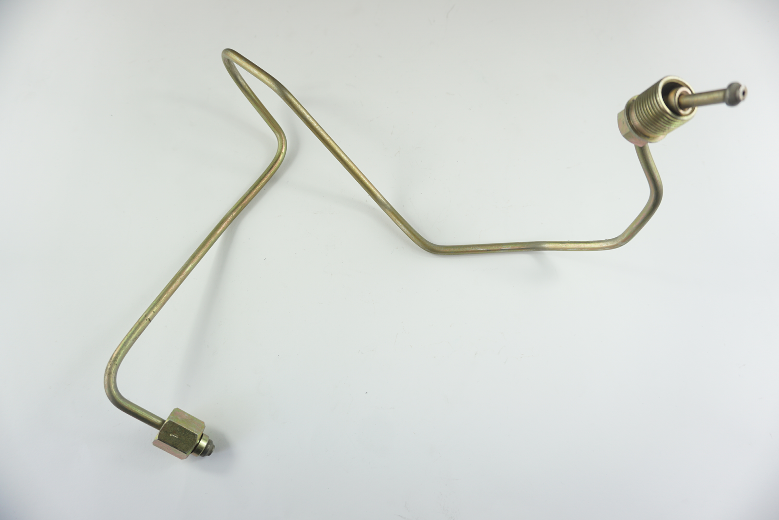 TUBO DE INYECCION DE ALTA PRESION MERCEDES BENZ  904-906 (MOÑO-9060701433)